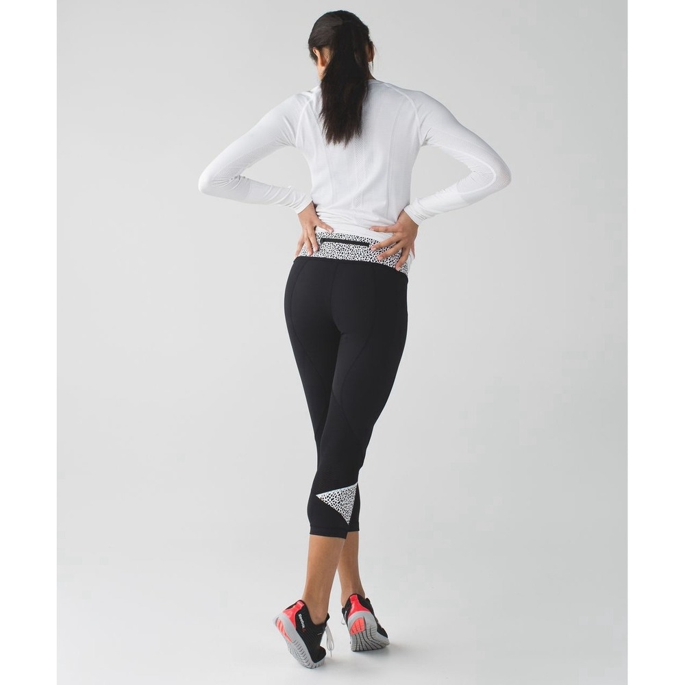 Lululemon Womens pace rival crop leggings black & white 23 inch size 8‎